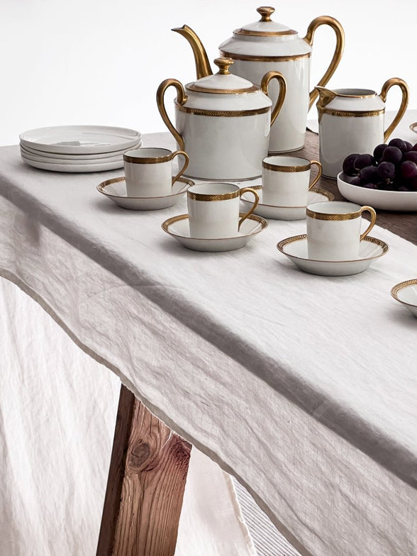 TABLE RUNNER IN 100% ITALIAN LINEN