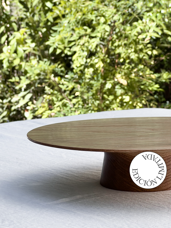 OAK WOOD CAKE STAND LIMITED EDITION